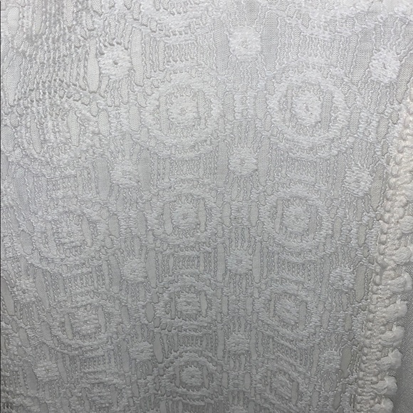 White dress! - Picture 3 of 5